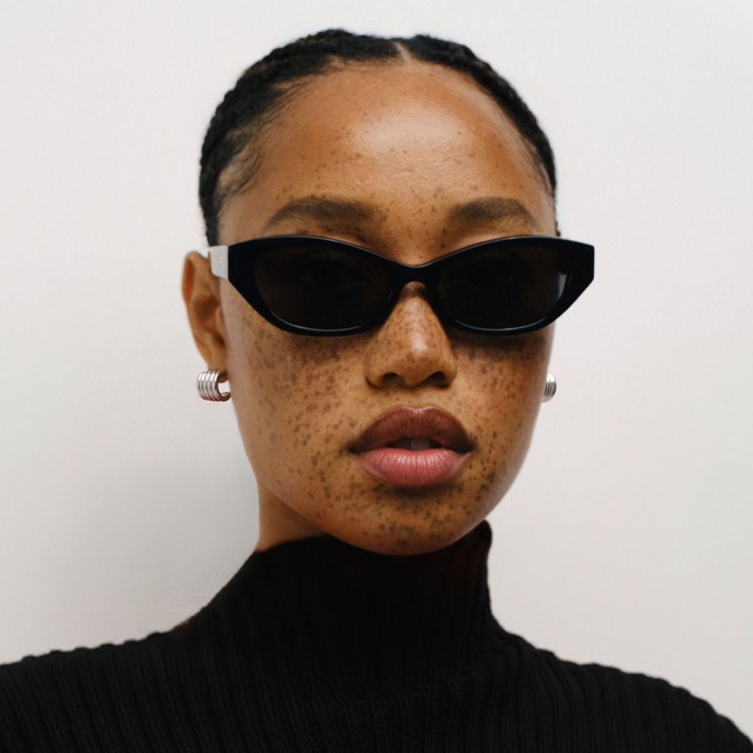 Dani in Gloss Black