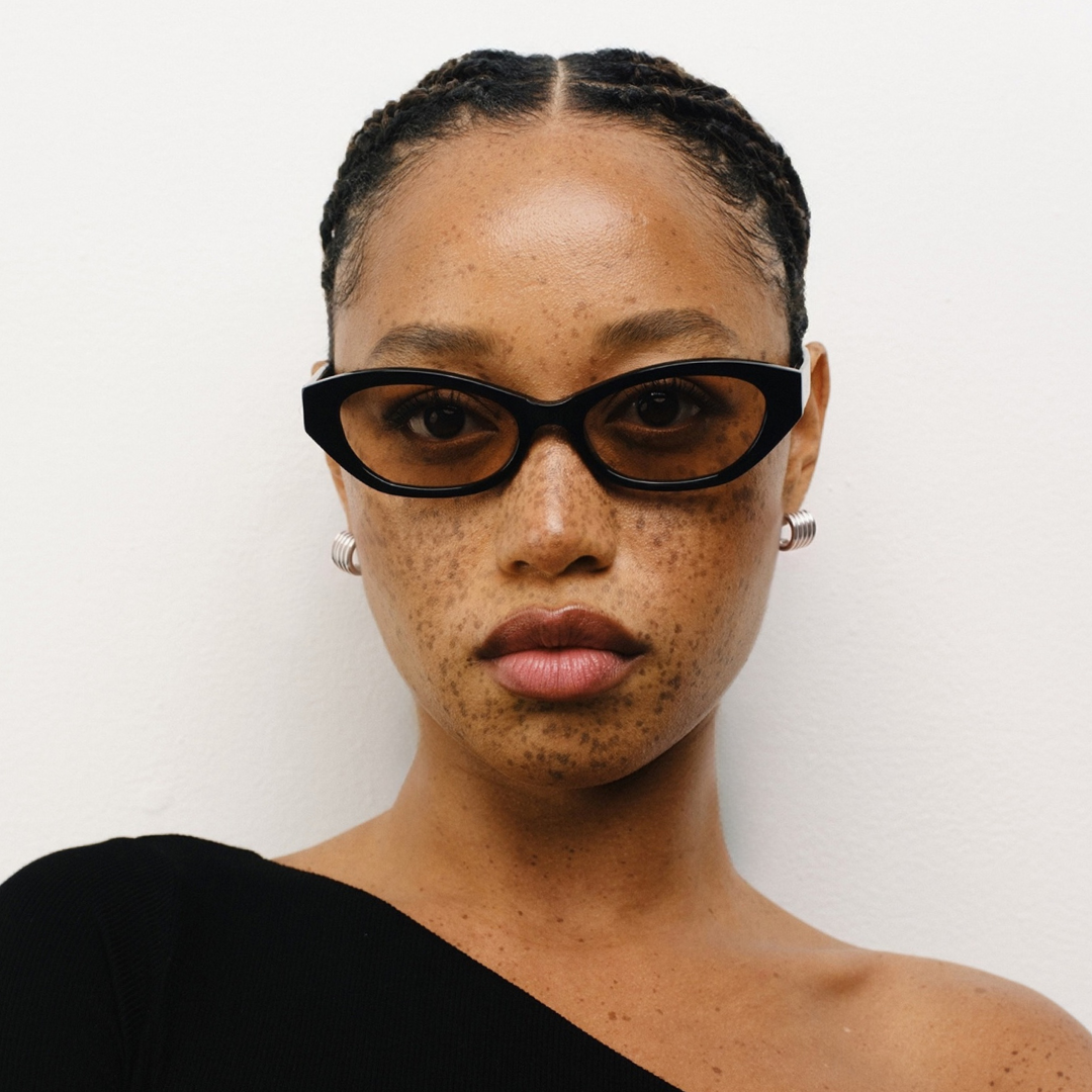 Dani in Gloss Black Brown Lens