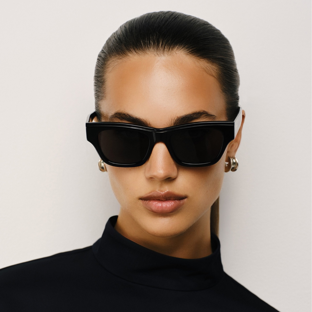Rae in Gloss Black