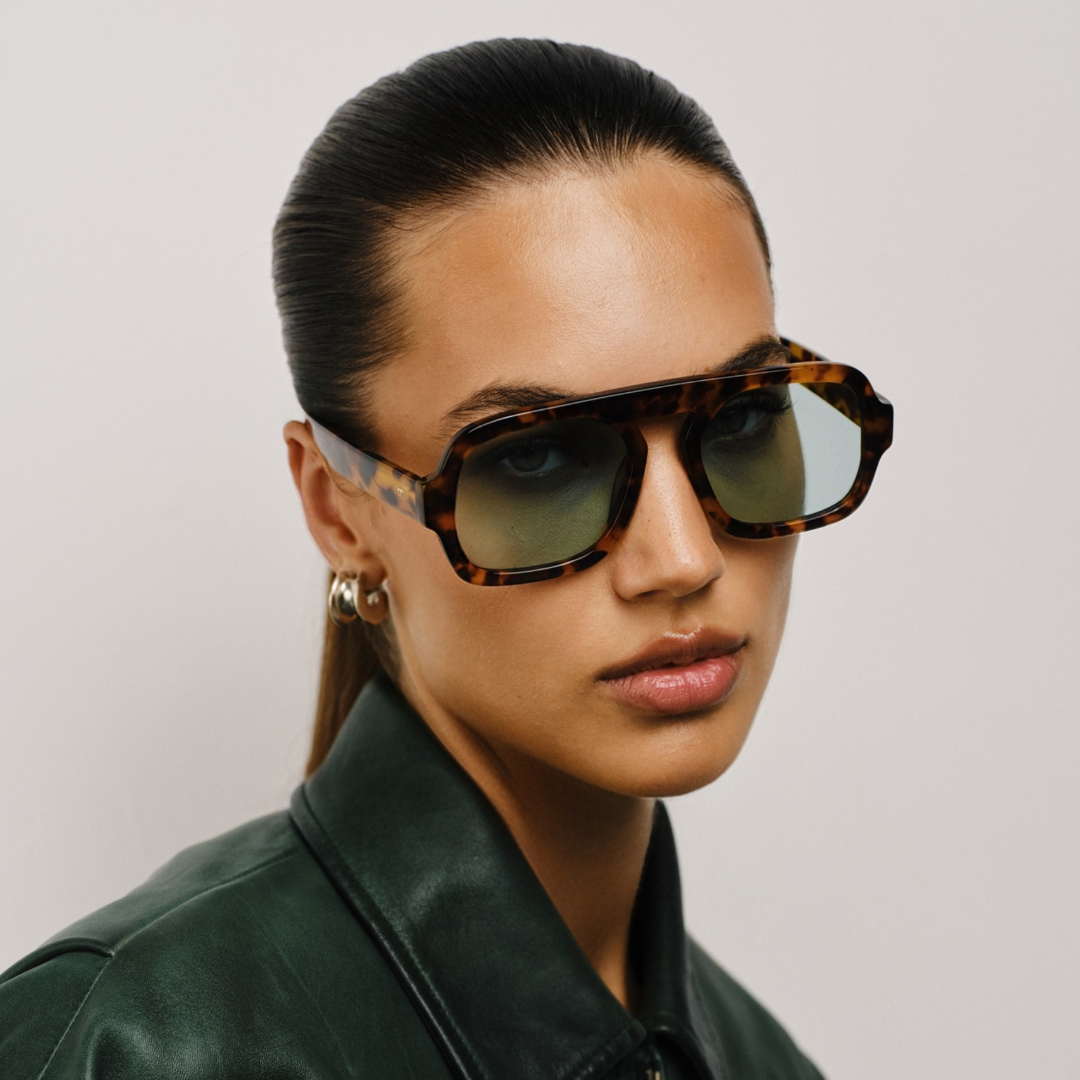 Jane in Brown Tortoise