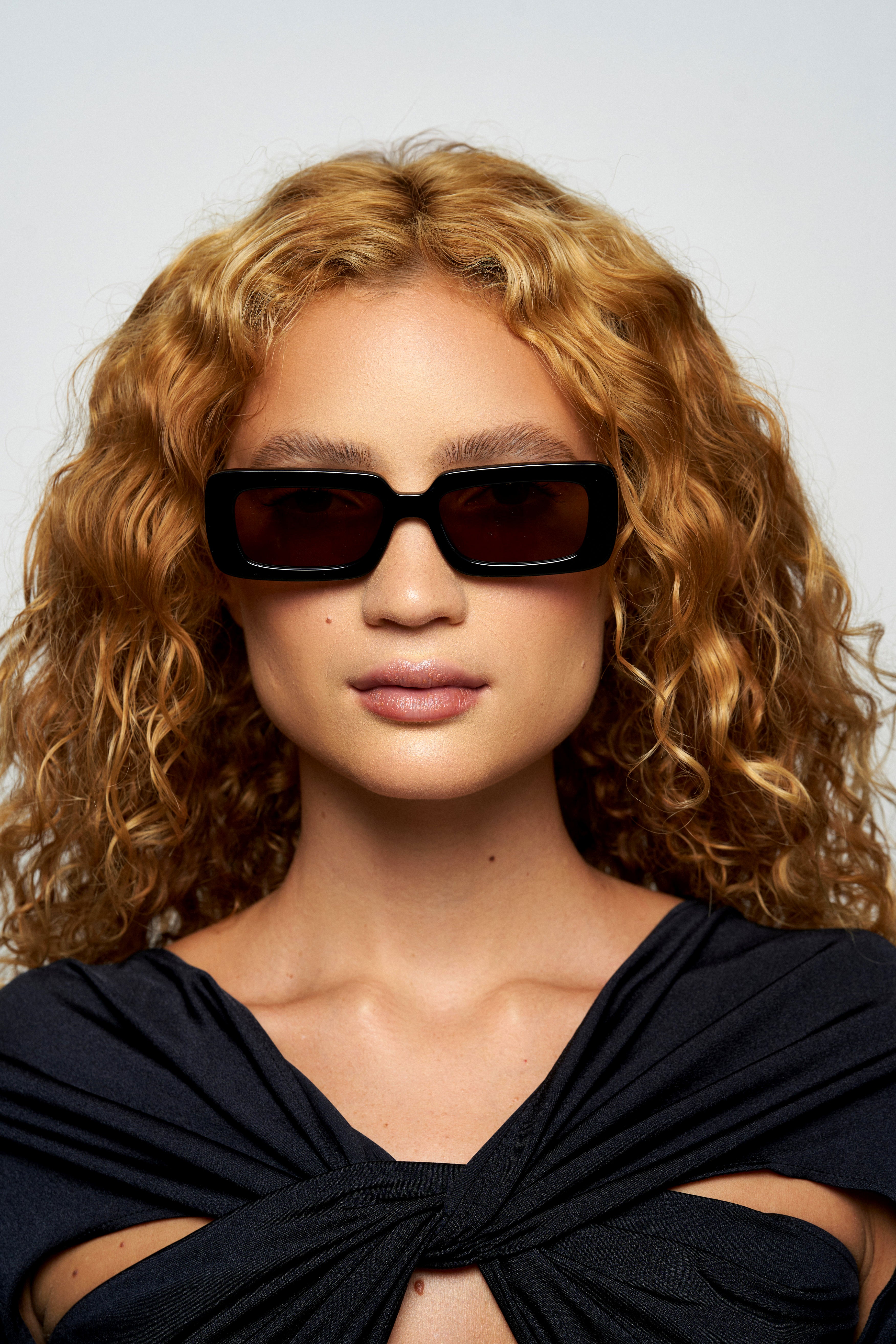 Gigi in Gloss Black