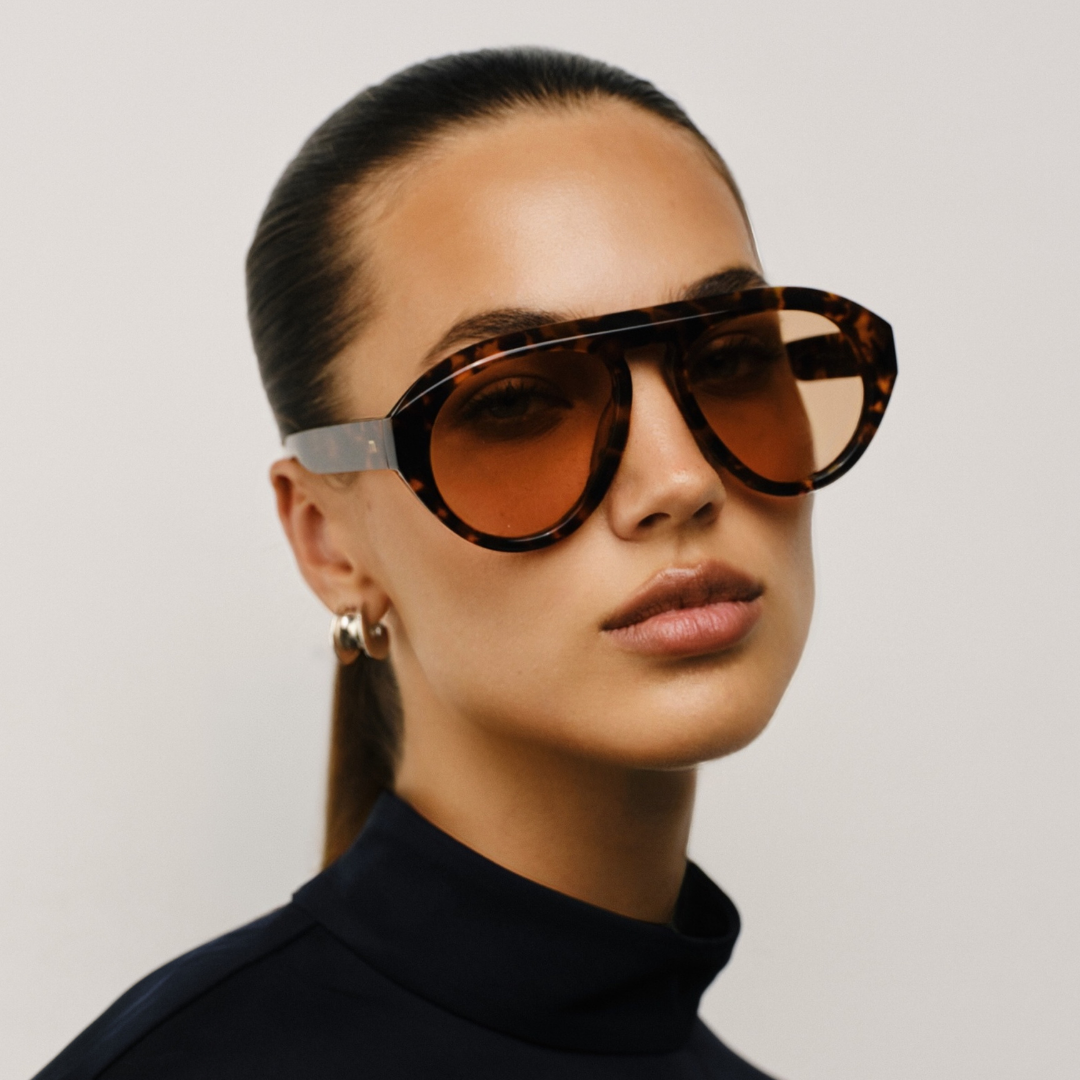 Val in Brown Tortoise