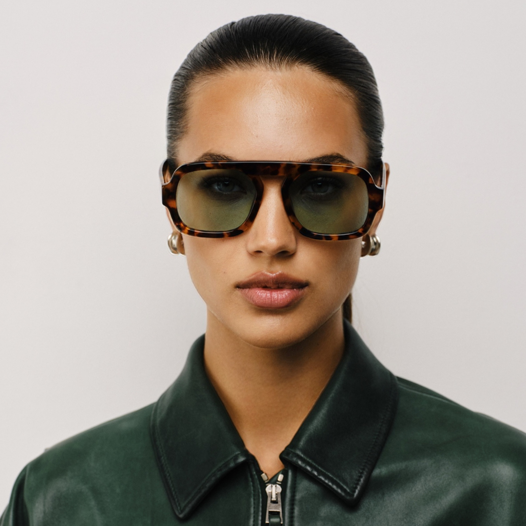 Jane in Brown Tortoise