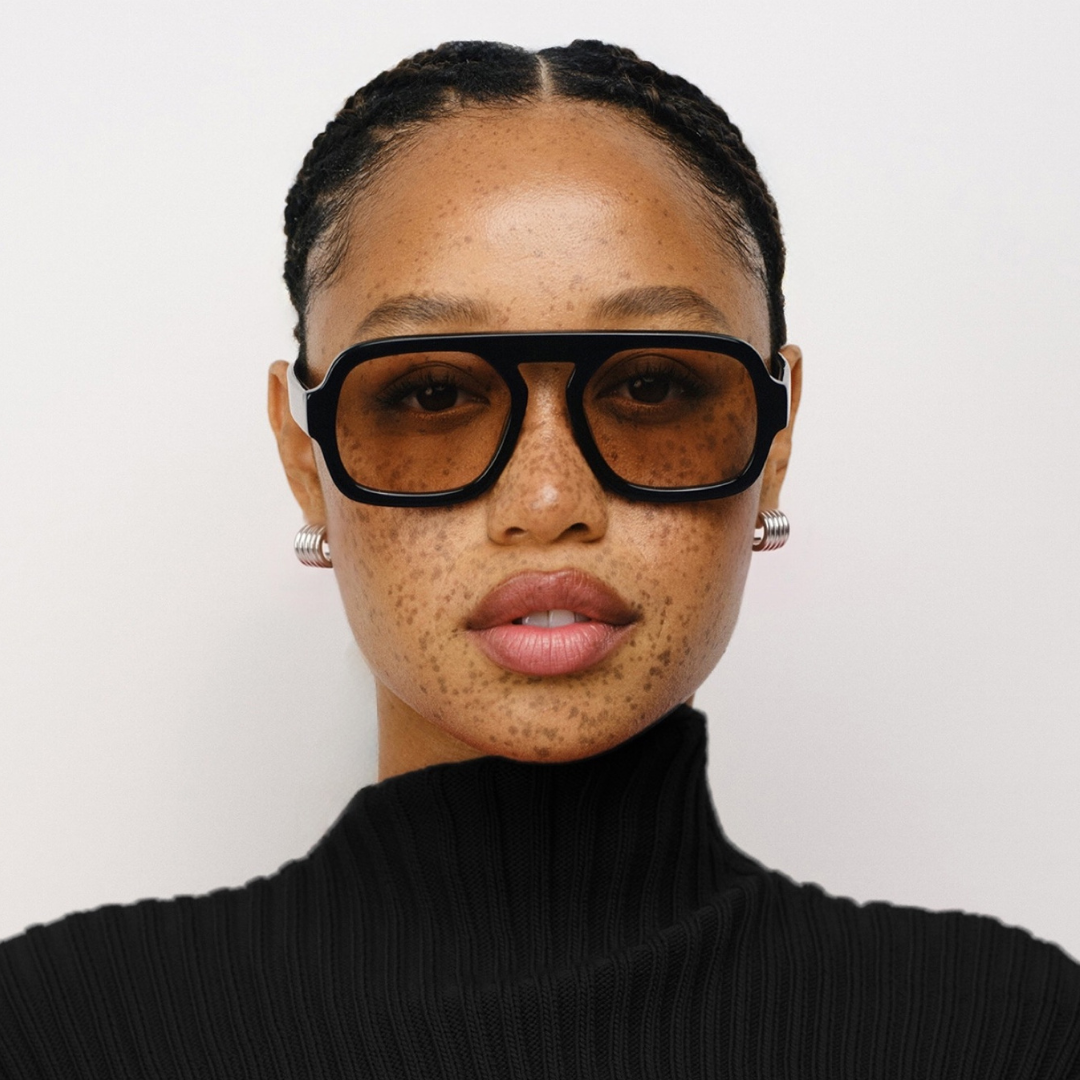 Jane in Gloss Black