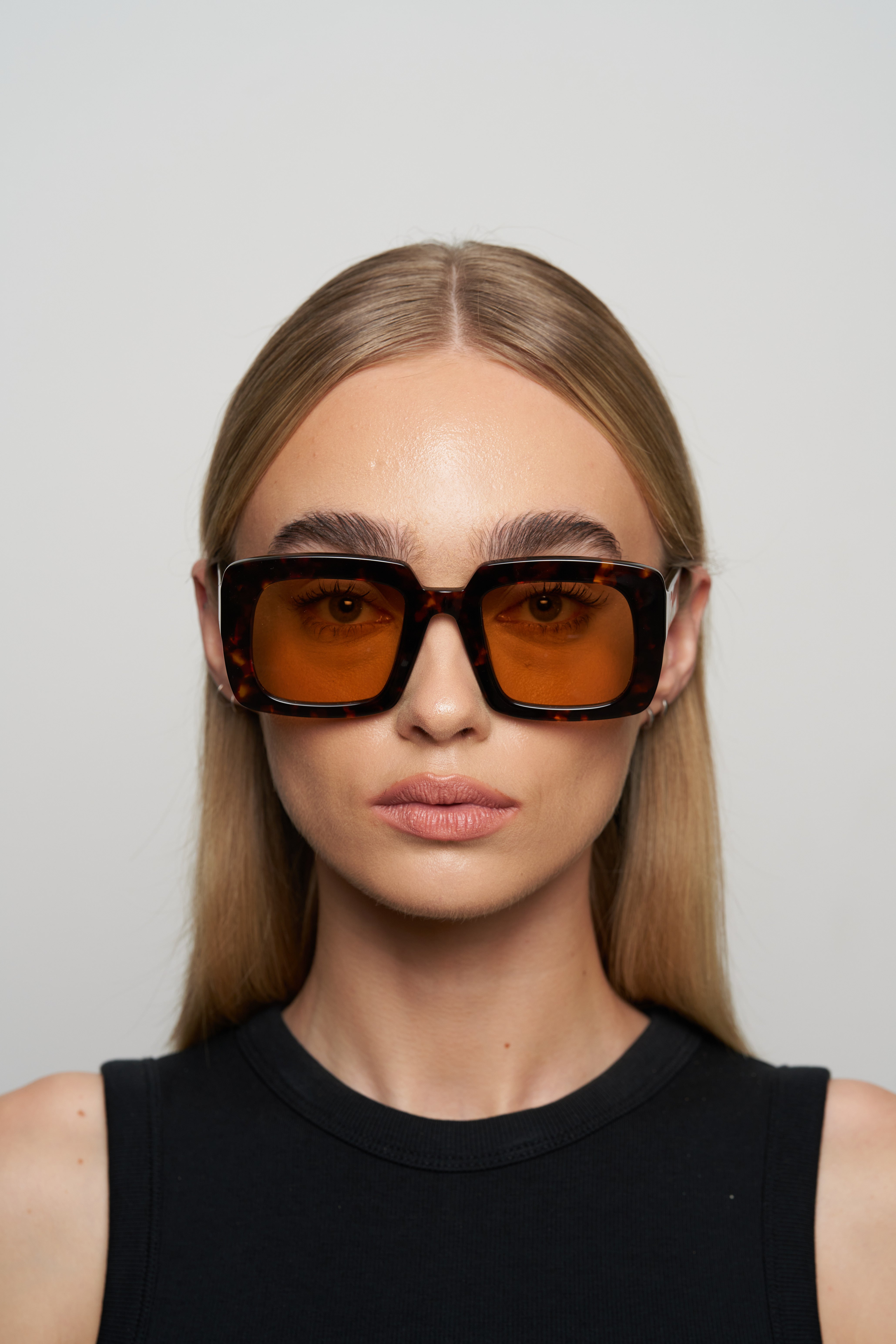 Maya in Brown Tortoise