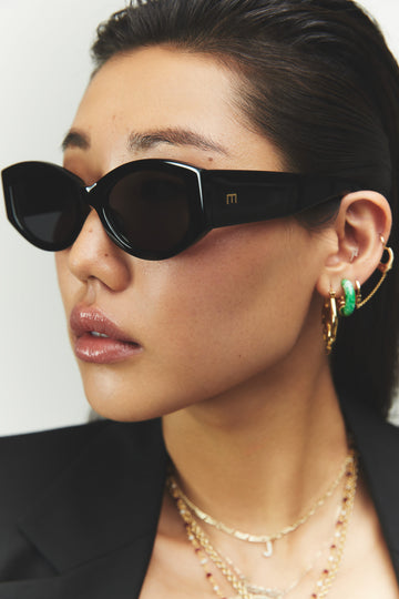 Jeannie in Gloss Black